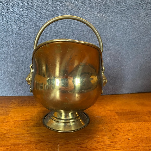 **SOLD**SOLD**SOLD**SOLD**Vintage brass coal ash scuttle, fireplace bucket - Picture 2 of 11